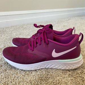 Nike flyknit react size 8